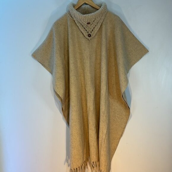 Vintage pullover wool knit turtleneck poncho cream/off-white - Picture 9 of 10